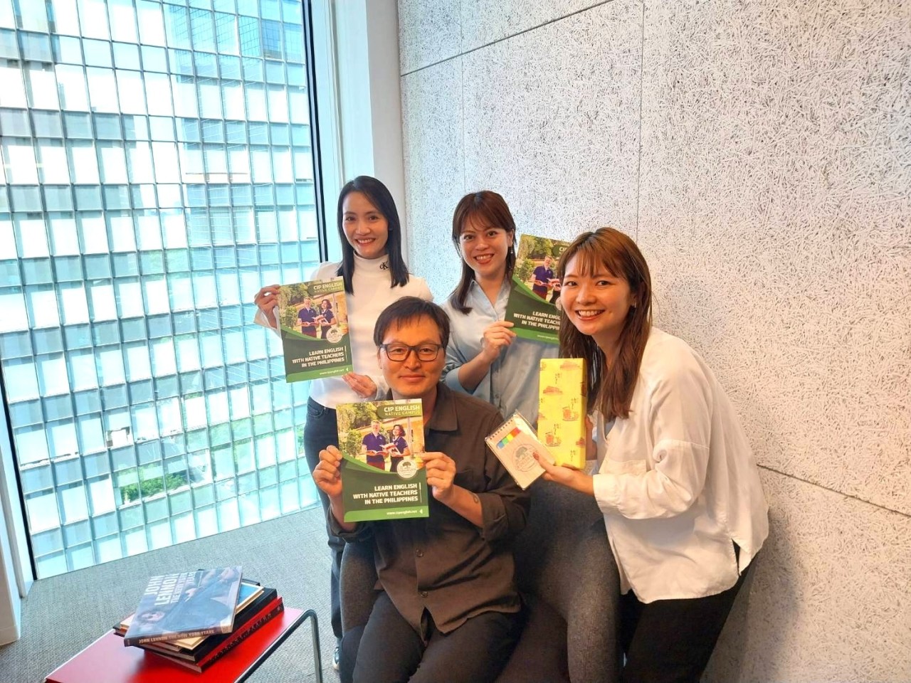 【クラーク/CIP】 ティナ校長と日本人スタッフのユメさんにお越しいただきました！  - 0