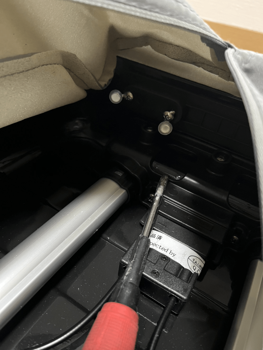 【実録】旅のトラブル発生！ 壊れたキャリーを自分で直してみた - 4