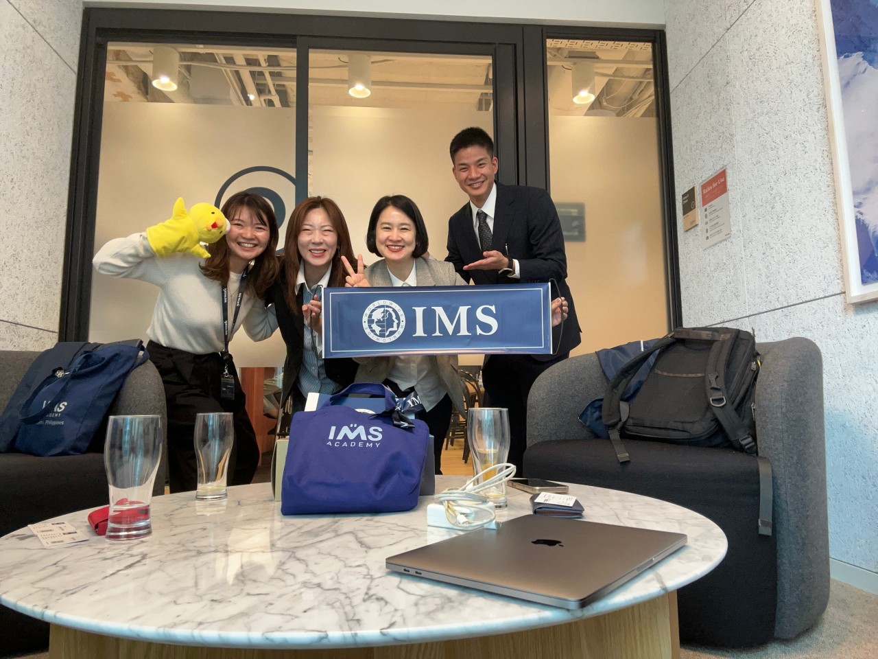【セブ島/IMS】キム校長、韓国人マネージャー、日本人マネージャーの岡本さんご来社! - 0