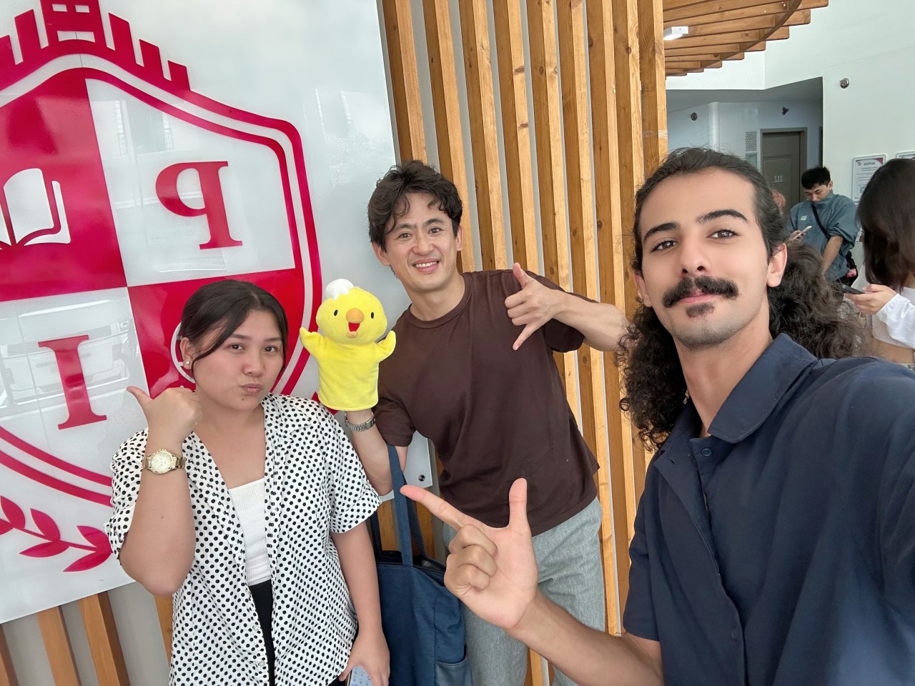  【パナイ島 イロイロ  / Polyglot International Academy 】 PIA校 校長のTOM校長と 日本事務局代表の小園氏が、渋谷オフィスに来てくれました。  - 1