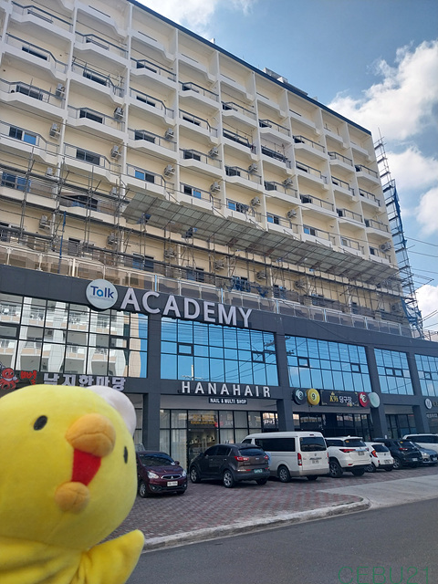 クラークのTALK Academy新校舎を現地視察！学生寮・食堂・学校の雰囲気をご紹介