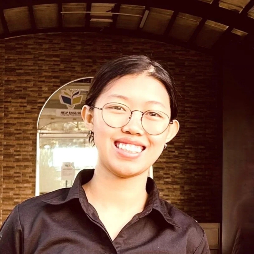 HELP LongLong - 今回案内してくれた学校スタッフ