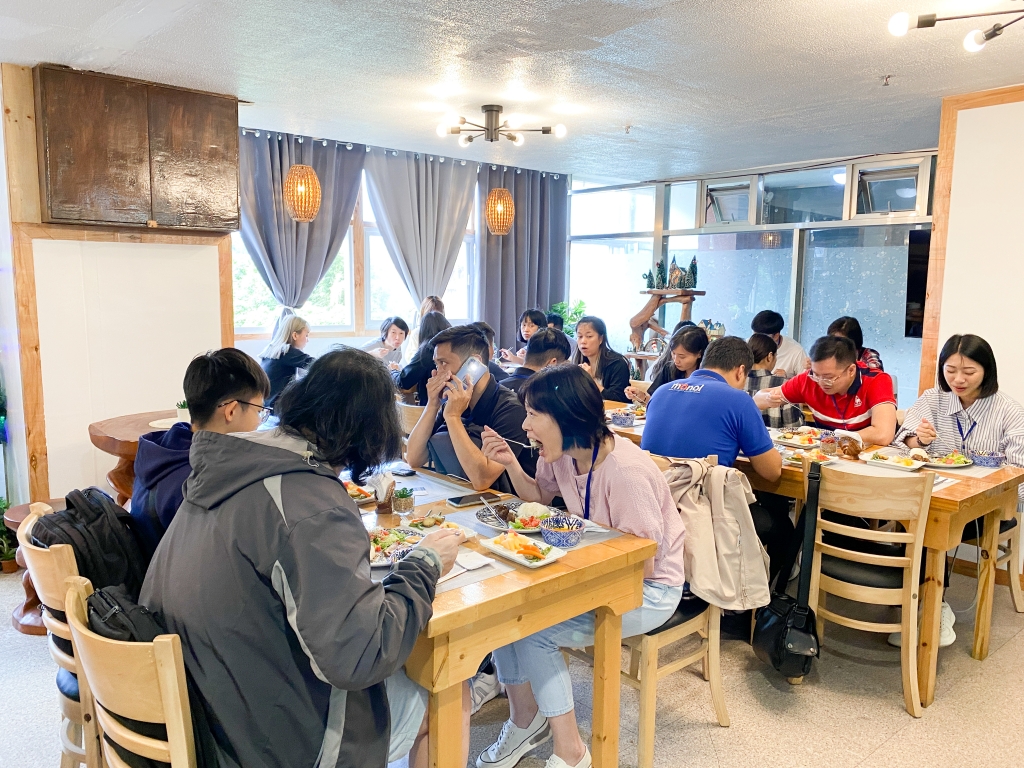 フィリピン留学 Cebu21 - Wales-Cafeteria-7