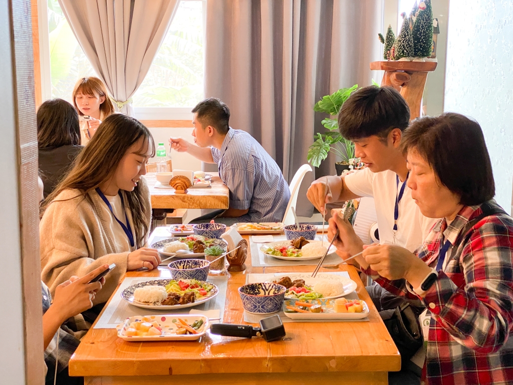 フィリピン留学 Cebu21 - Wales-Cafeteria-9
