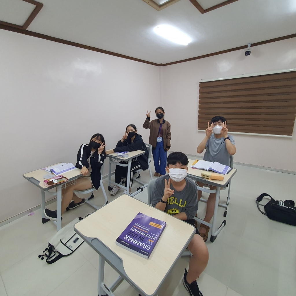 フィリピン留学 Cebu21 - SMEAG Global School(Tarlac Campus)-Class-12