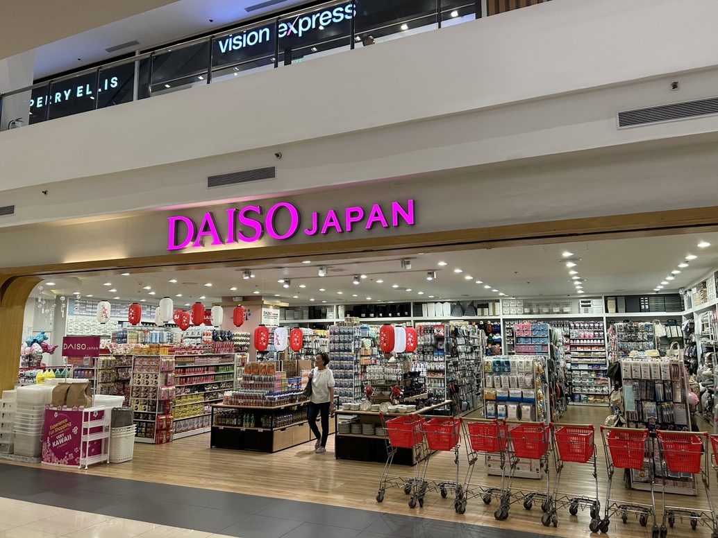 DAISOやUNIQLOなど日本人にとってお馴染みのお店