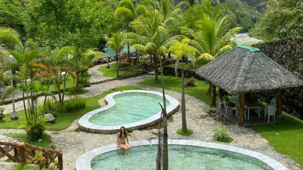 プニング温泉（Puning Hot Springs）